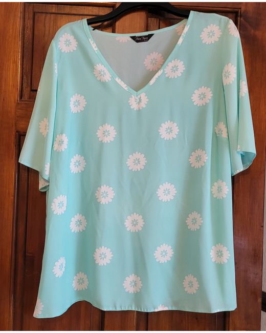 Marina Kaneva   V-Neck Light Weight Ladies Top