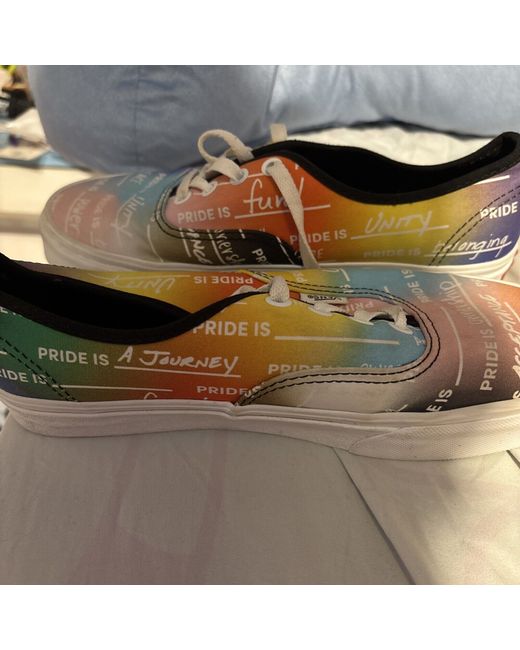 Vans Women's White Pride Rainbow/True Authentic 5