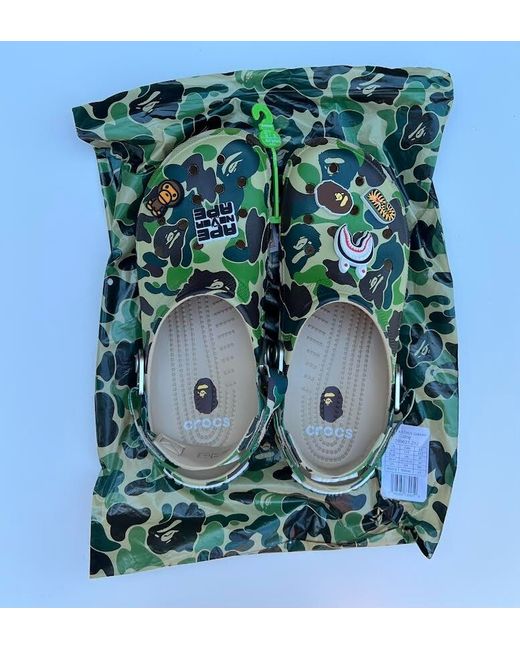 Crocs Women's Green Bape Classic Clog Camo Chai M11 209627-212 Hand