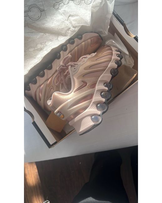 Nike Women's Pink Air Max Dn8 Hyper