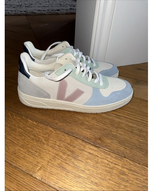 Veja Women's  Trainers Pastel Brand New Uk 8 Eur 41