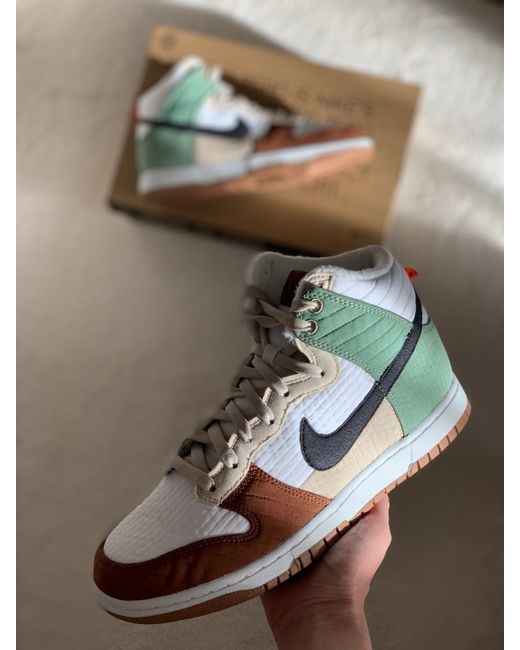 Nike Women's  Dunk High Lx Toasty 6.5