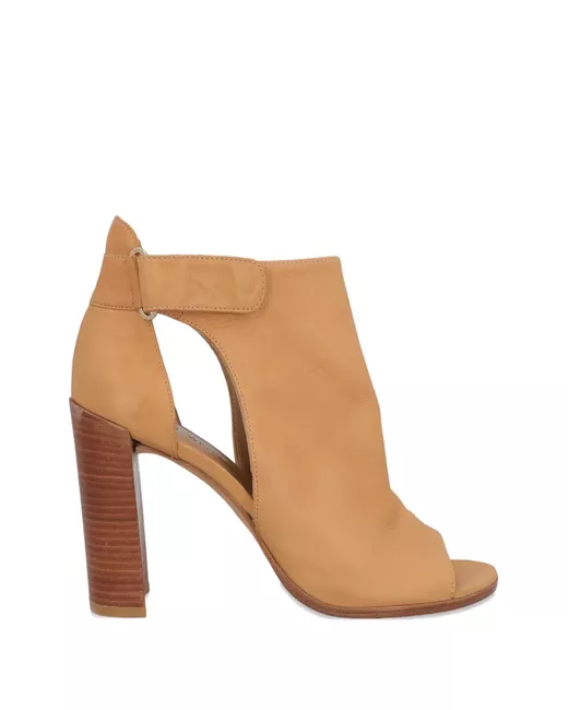 Stuart Weitzman Women's Brown Leather Boots