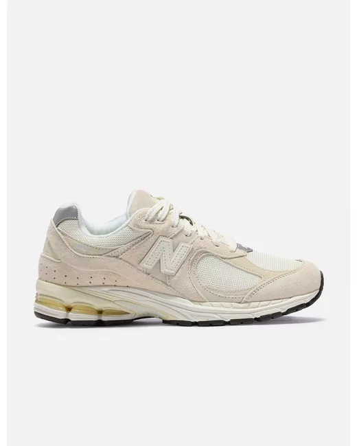New Balance Women's Beige 2002r