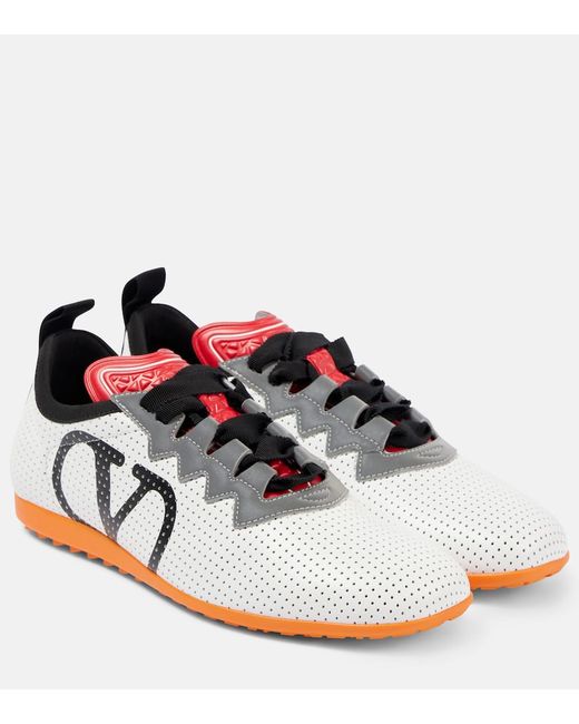 Valentino Garavani Chromathon Leather Sneakers Da Women Di Colore Bianco